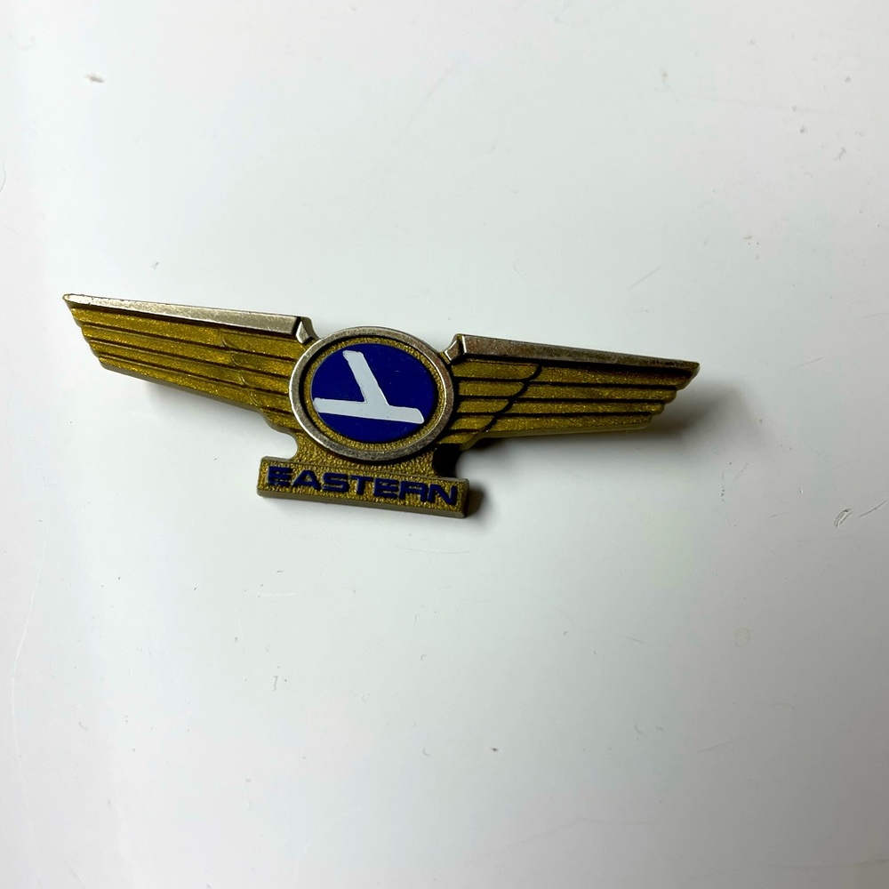 Vintage pins. 80s & 90s - Picture 2 of 15